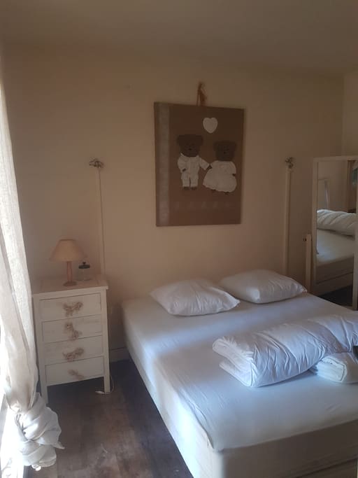 Chambre 1 ,tv