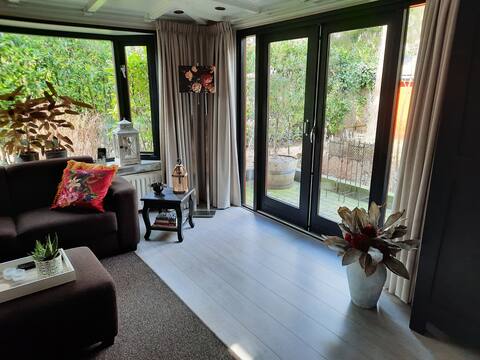 Atmospheric chalet in the middle of the forest in the Veluwe