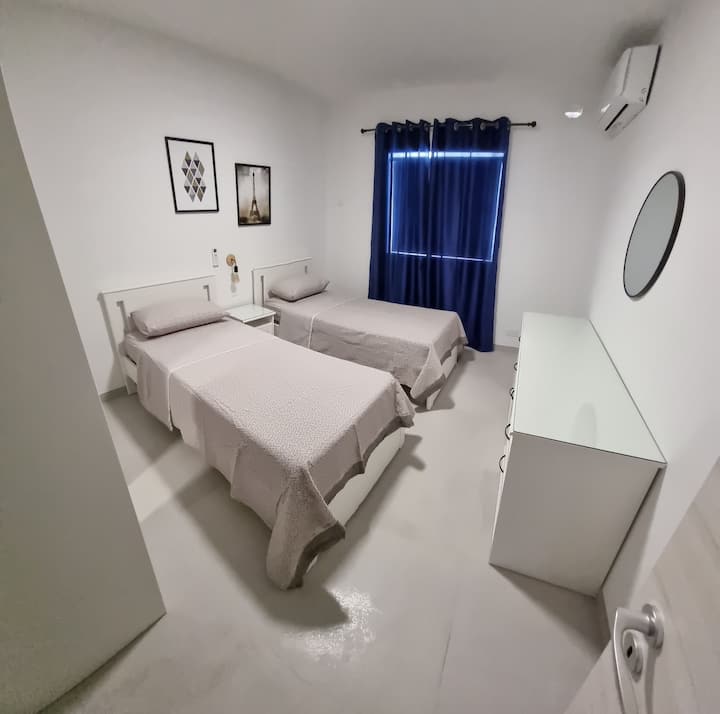 غرفة النوم 2