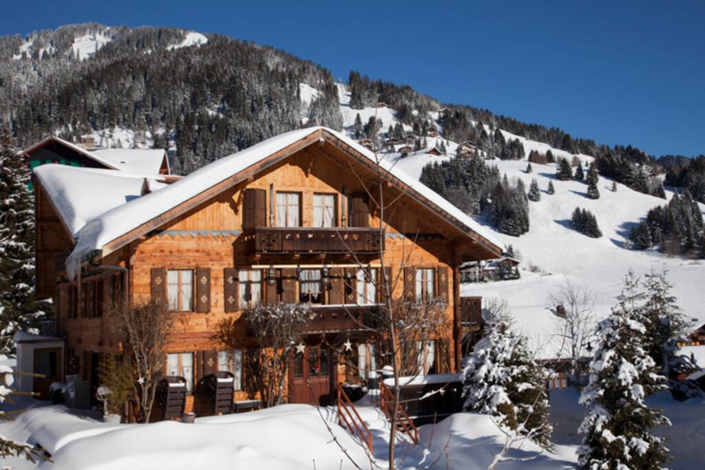Chalet Beau-Site,  - chambre bleue  - Morgins의 샬레에서 살아보기, Valais, 스위스