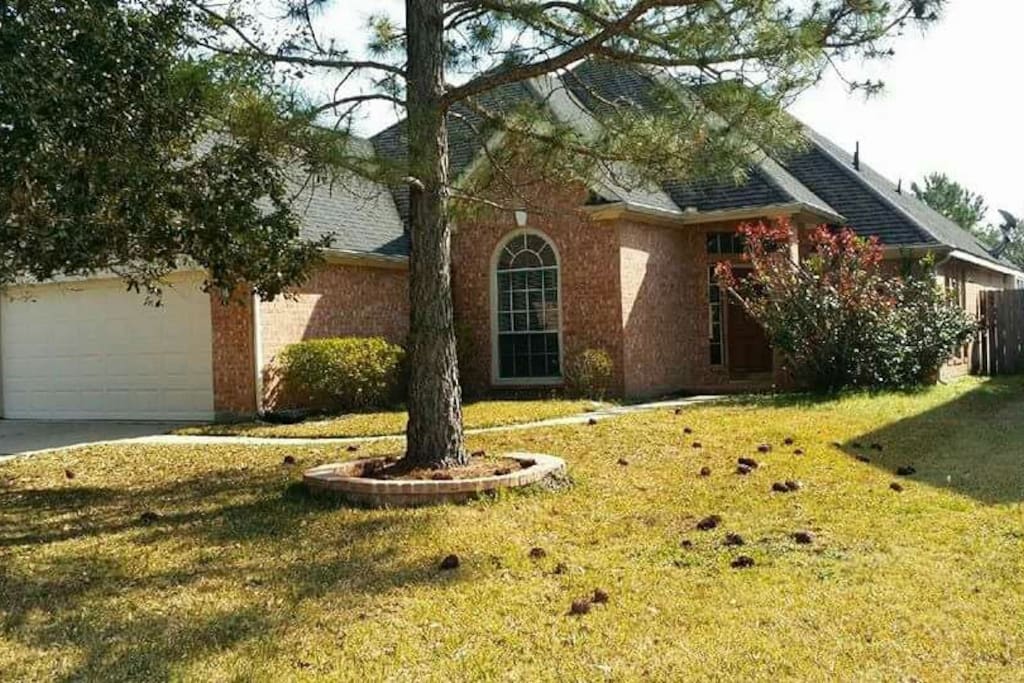Beautiful Spacious Home in Cul De Sac