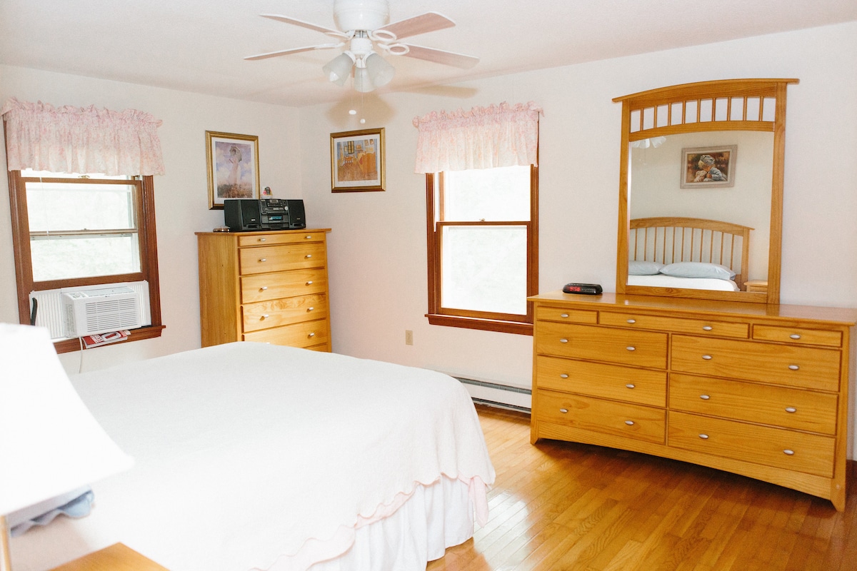 غرفة النوم الرئيسية