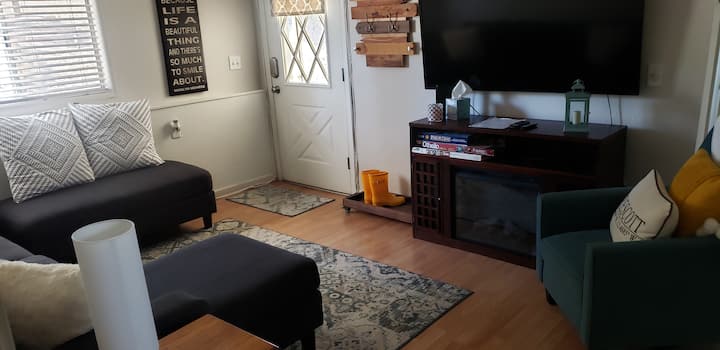 Cheerful 2 Bedroom Cottage Close To Thumb Butte And Downtown - プレスコット, AZ