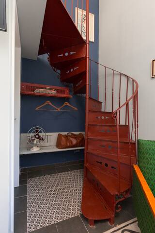 Troon of Athens gallery image 3