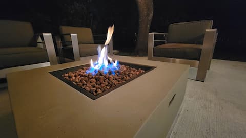 Cozy 4 BR in the heart of Houston with mini arcade