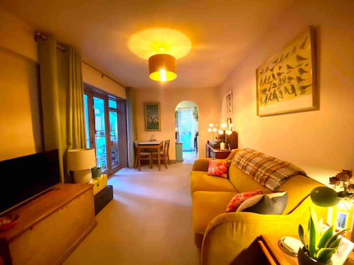 Colourful Seaside Home With Sunroom & Garden - Hastings