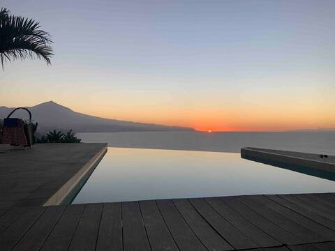 Infinity pool over sunset - 4 bedrooms villa