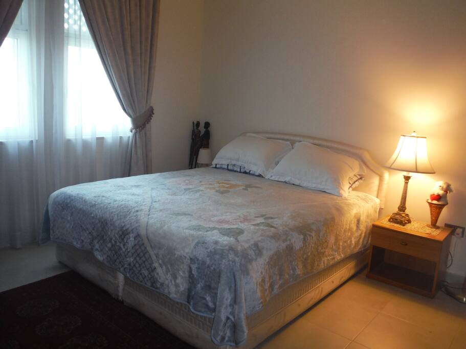 King size bed