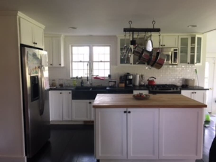Kitchen which opens to dining area