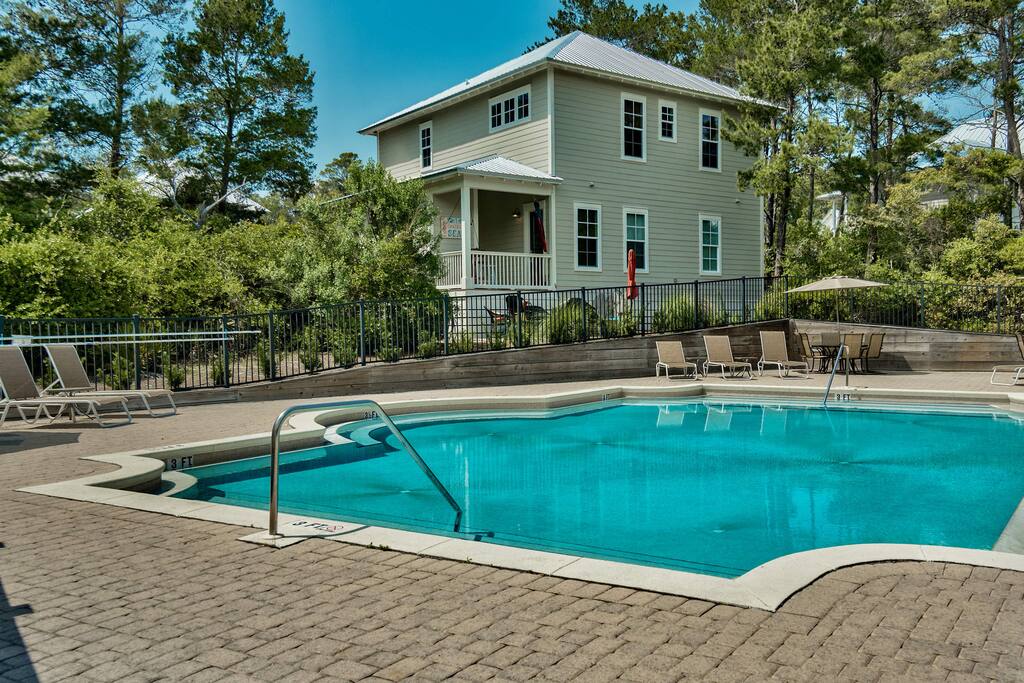 It certainly helps to have a nearby community pool.