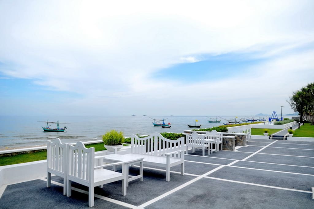 Sea-side Garden