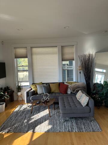 Modern 2bdr townhome in Cap Hill gallery image 5