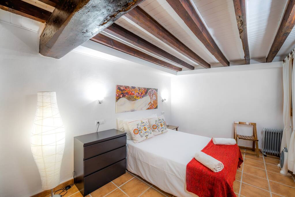 Amplia habitación doble.