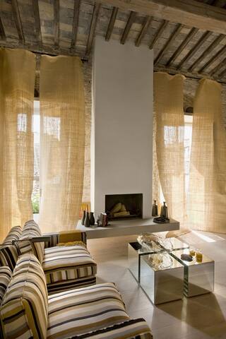Luxury modern Apartment at Ponte Vecchio gallery image 2
