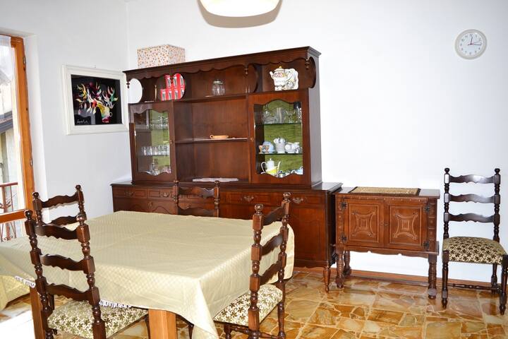 Grande appartamento in villa con giardino gallery image 2