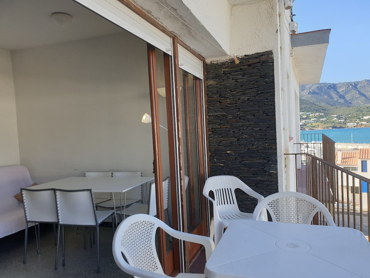 Top Airbnb: L'ham, Centrally located apartment, U6 en El Port De La Selva