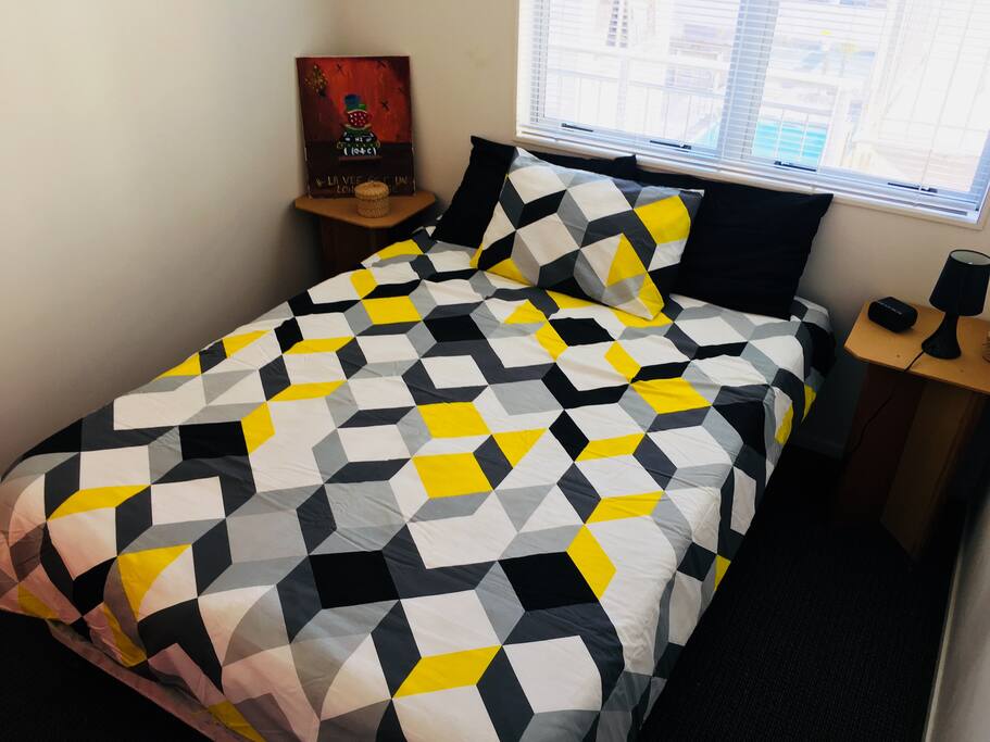 2nd bedroom