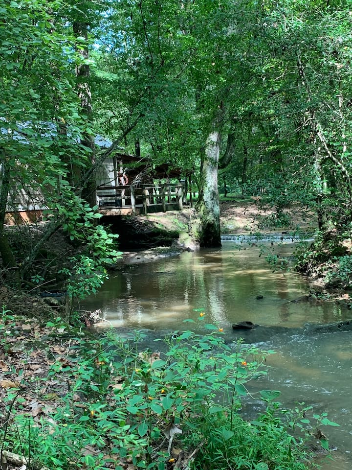 “Sugar Shack” rustic creekside cabin Cabins for Rent in Union Grove
