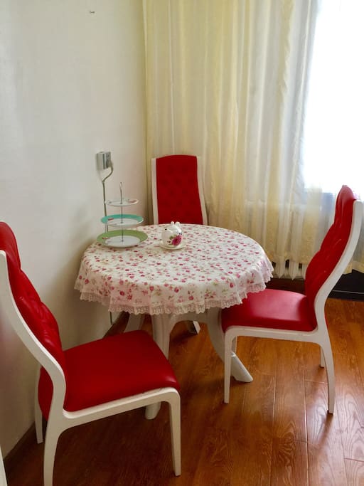 Dining table with 4 chairs