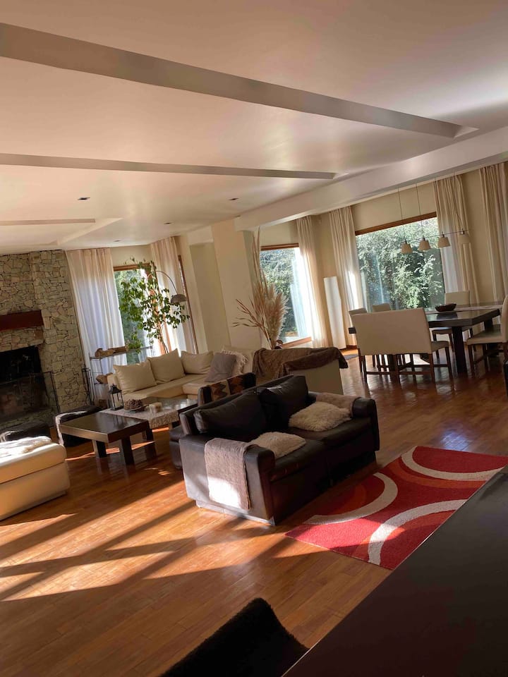 Espectacular Casa
 Inmejorable Ubicación 
Vistas - San Carlos de Bariloche
