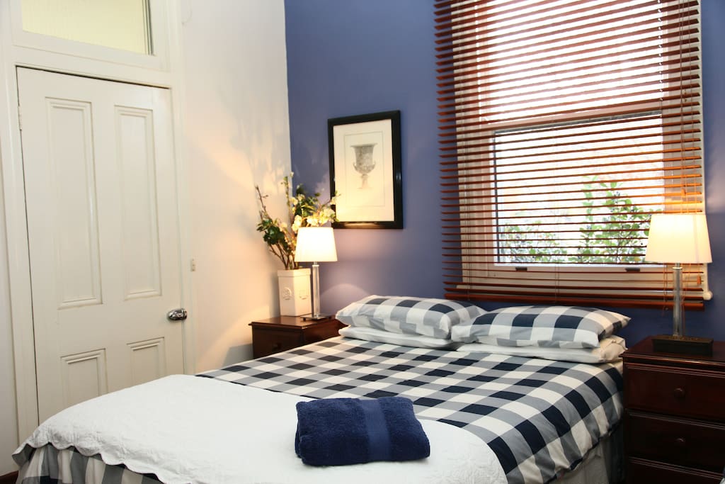 Queen bed plus single bed