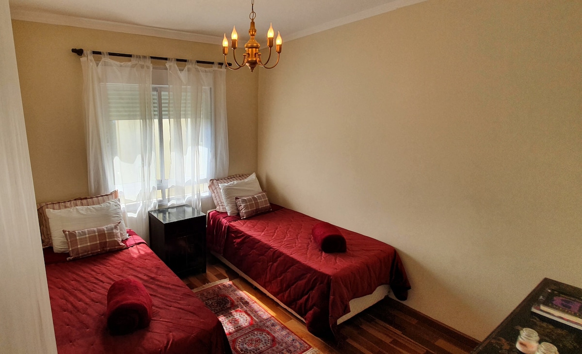 Стая 4 с единични двойни легла