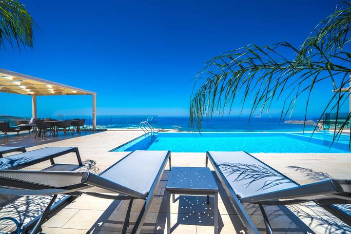 A SeaView Villa you will never forget* gallery image 2