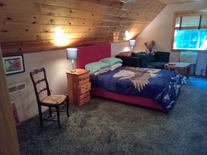 Nile Washington Lathrop Family Ranch Upstairs Room Farm stays for