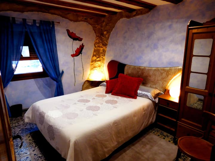 Ubao wa kichwa wa ngozi uliotengenezwa kwa mikono.