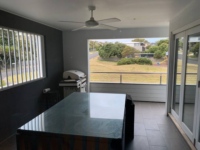 BEACH RETREAT – OCEAN GROVE 3 blocks to the beach gallery image 5