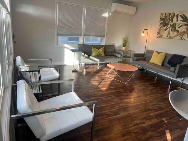 McNoone Properties Harbor Hideaway/with workspace