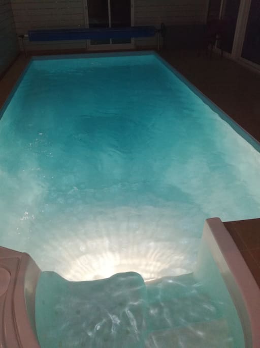 Piscine de nuit/escalier balnéo