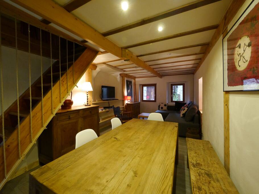 Rez de chaussée. Salon- salle à manger