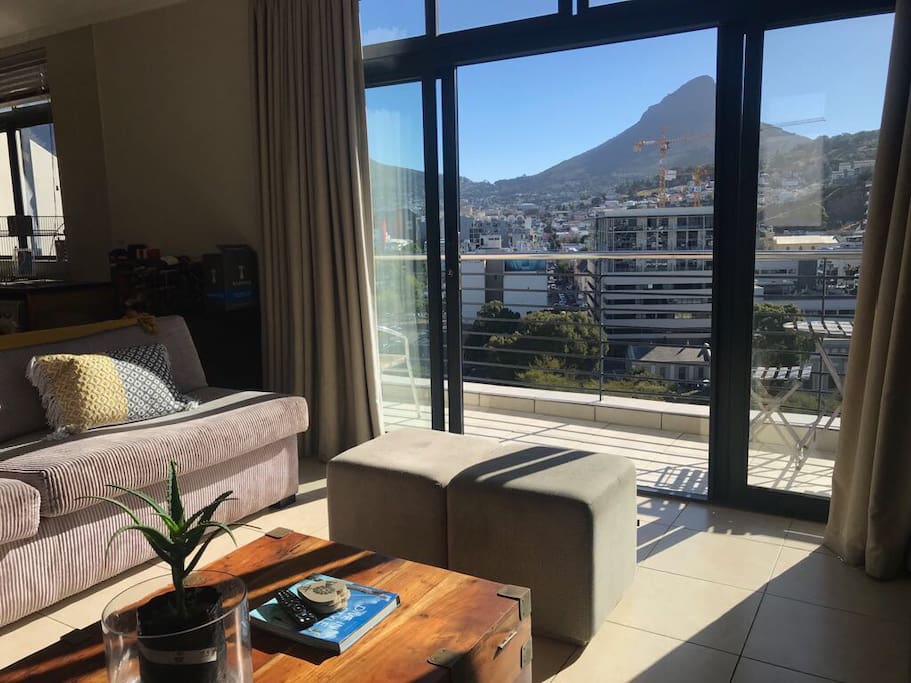 Sunny balcony with Table Mountain & Lionshead views