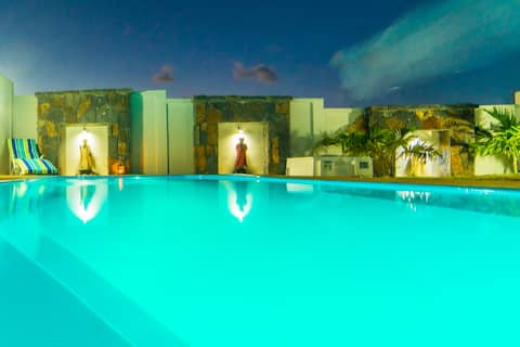 Stunning Seaview Villa ( car rental facility)