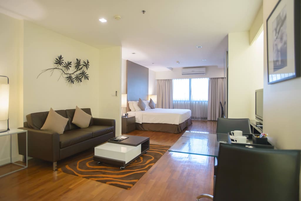 Studio Executive @ Phachara Suites