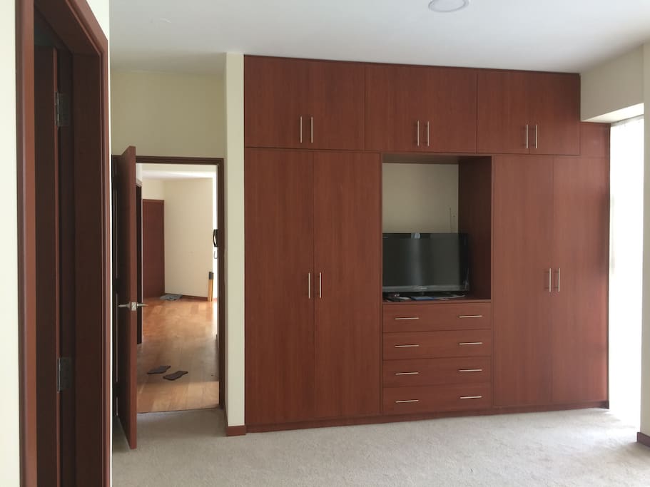 DORMITORIO AMPLIO
