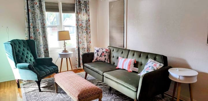 The Bird- Charming 2br Walk To River, Great Yard! - Carlsbad, NM