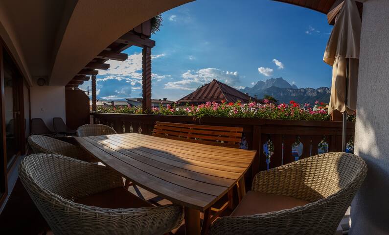 Neues Appartement ROSA im Herzen von St. Johann