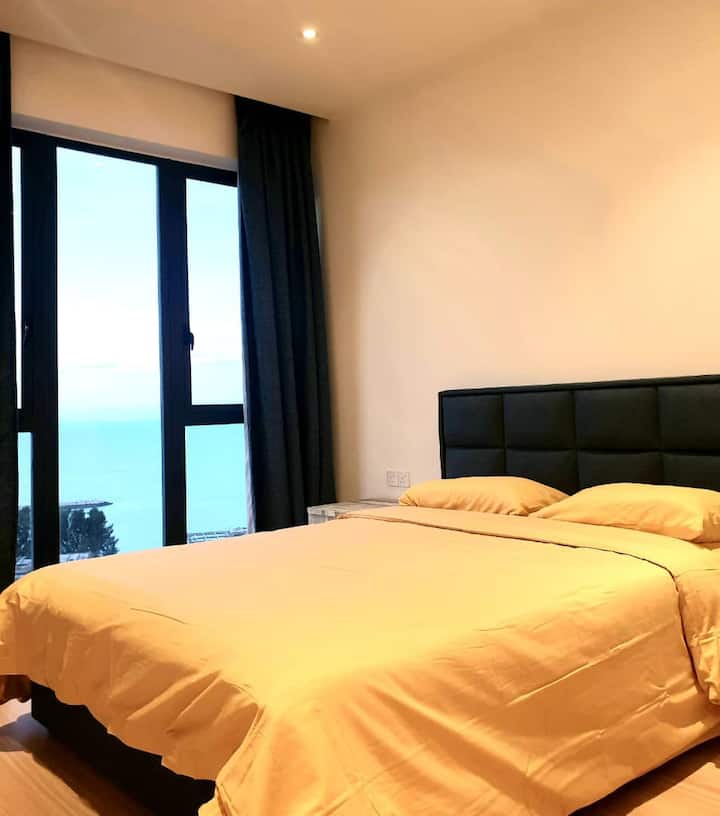 Spectacular Seaview Condo with 2 Classic Bedroom Apartments for Rent