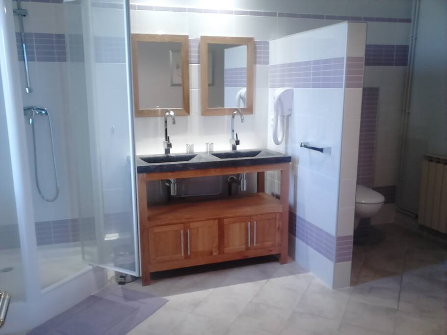 La salle de bain séparée