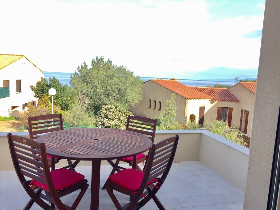 Terrasse côté mer