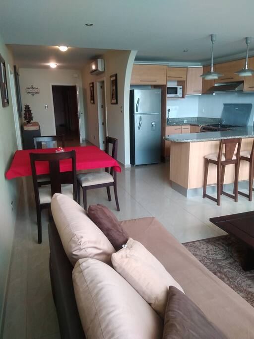 L/R, Kitchen, hallway and entry door