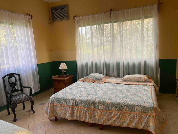 Recámara #3 cama King Size y sofá cama para persona de 1.70 o niño