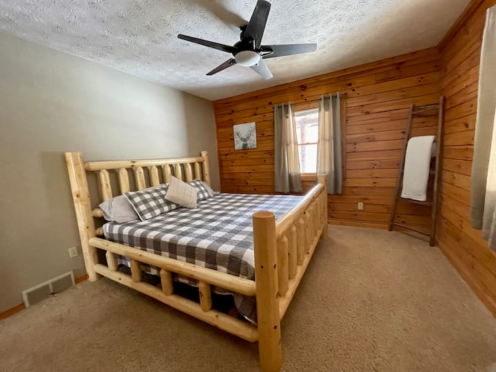 Gathering Cabin 
Bedroom 1 - King Bed