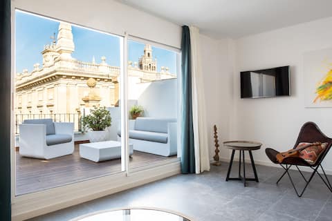 Top Airbnb: A penthouse with a terrace and views of the Archivo de Indias in Santa Cruz
