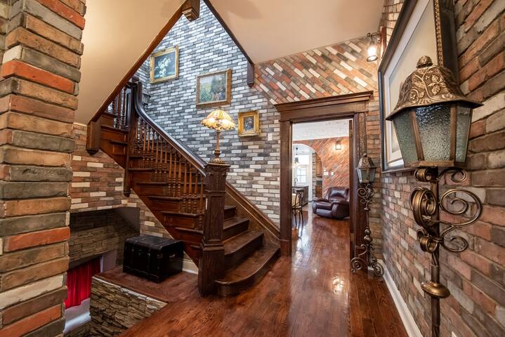 Montreal Chateau. gallery image 3