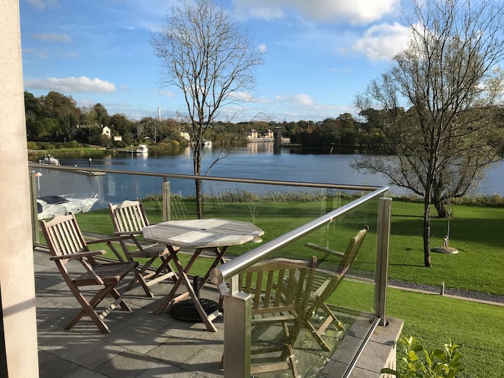 Lakeside Apartment on Shore Lough Erne in Ekn town