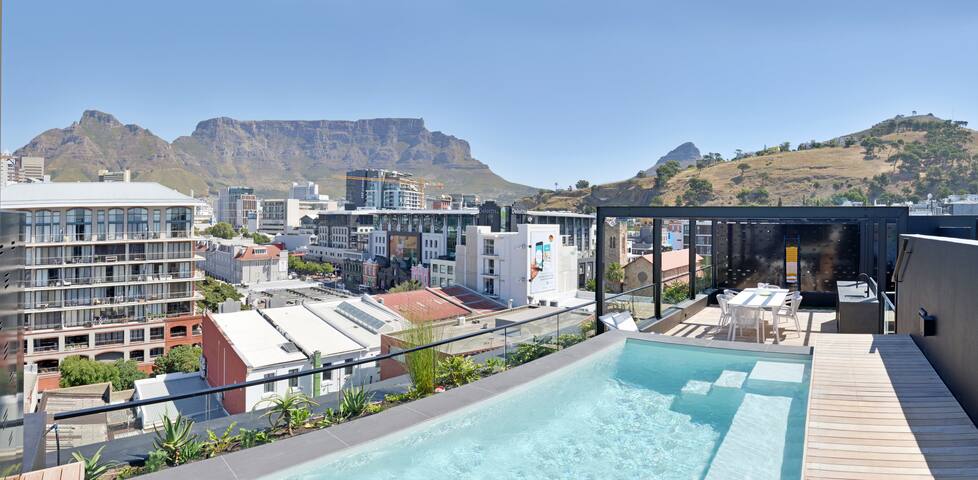 The 180° Deluxe Penthouse and No Loadshedding