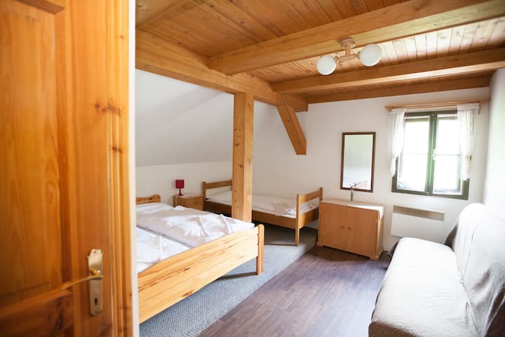 Ponedjeljak 3 kreveta